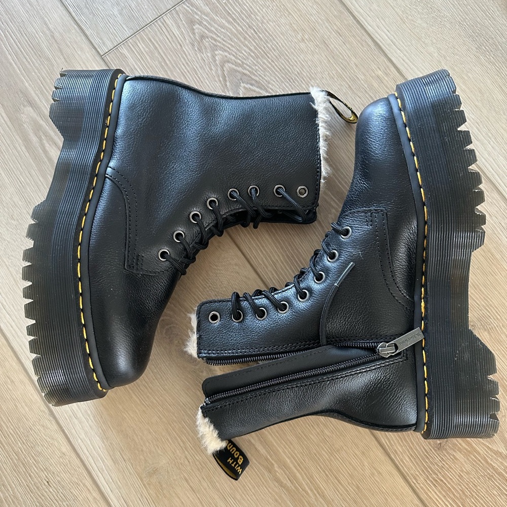 DOC MARTEN Jadon Black Leather Faux Fur Lined Platform Boot - Picture 4 of 14